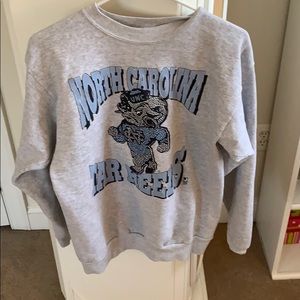 UNC grey sweatshirt